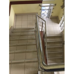 Бетонная лестница с площадками